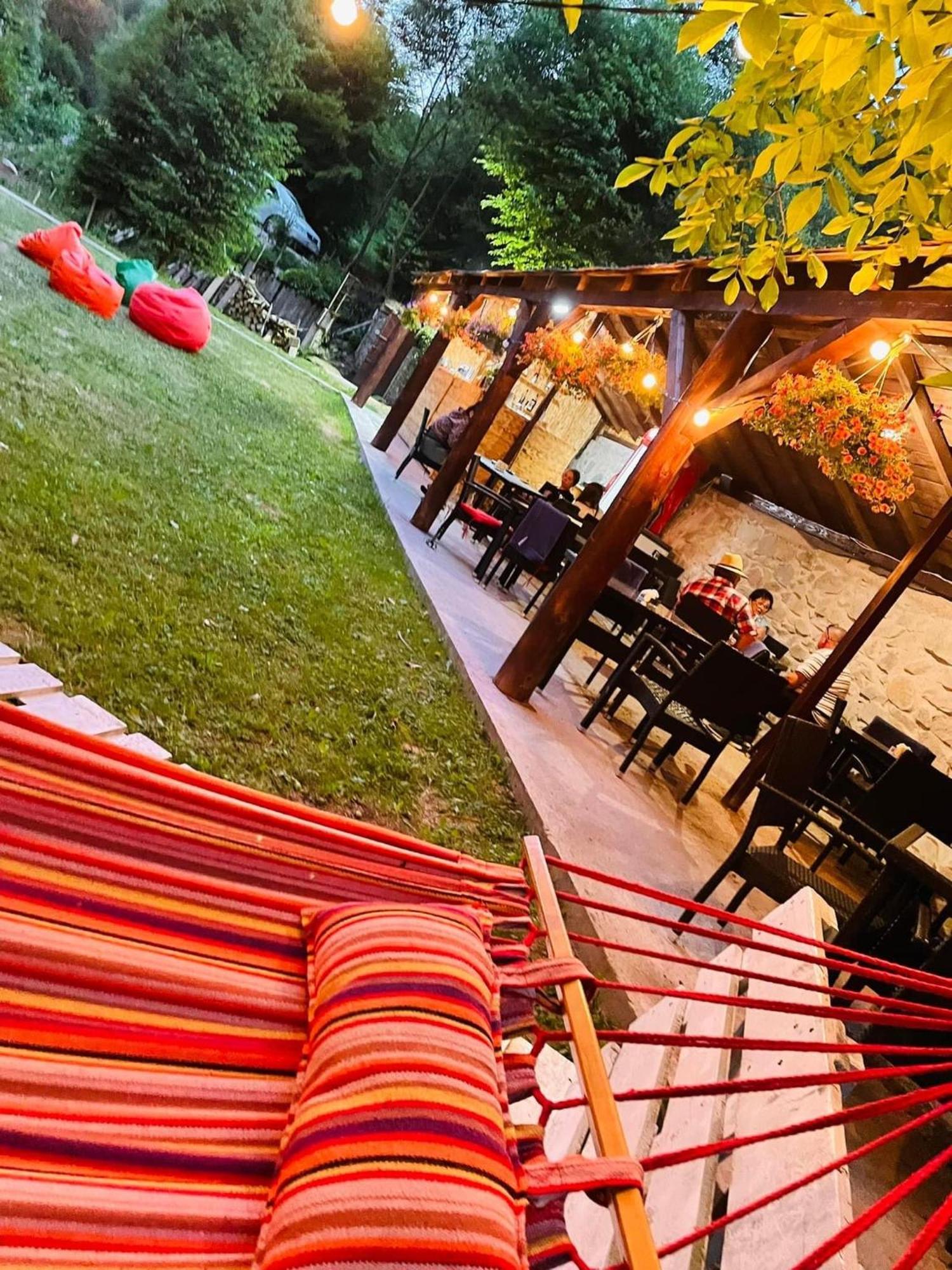 Hotel La Mama Pietroasa  Zewnętrze zdjęcie