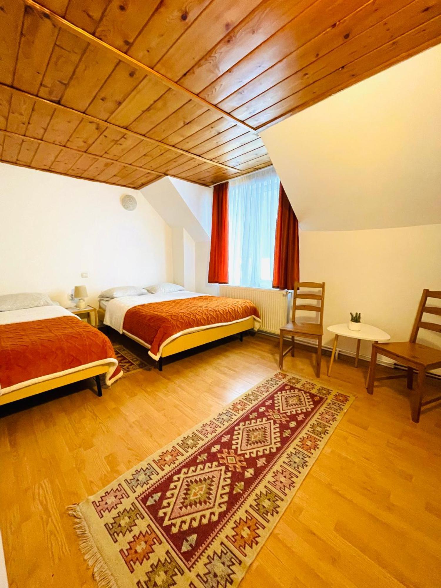 Hotel La Mama Pietroasa  Zewnętrze zdjęcie