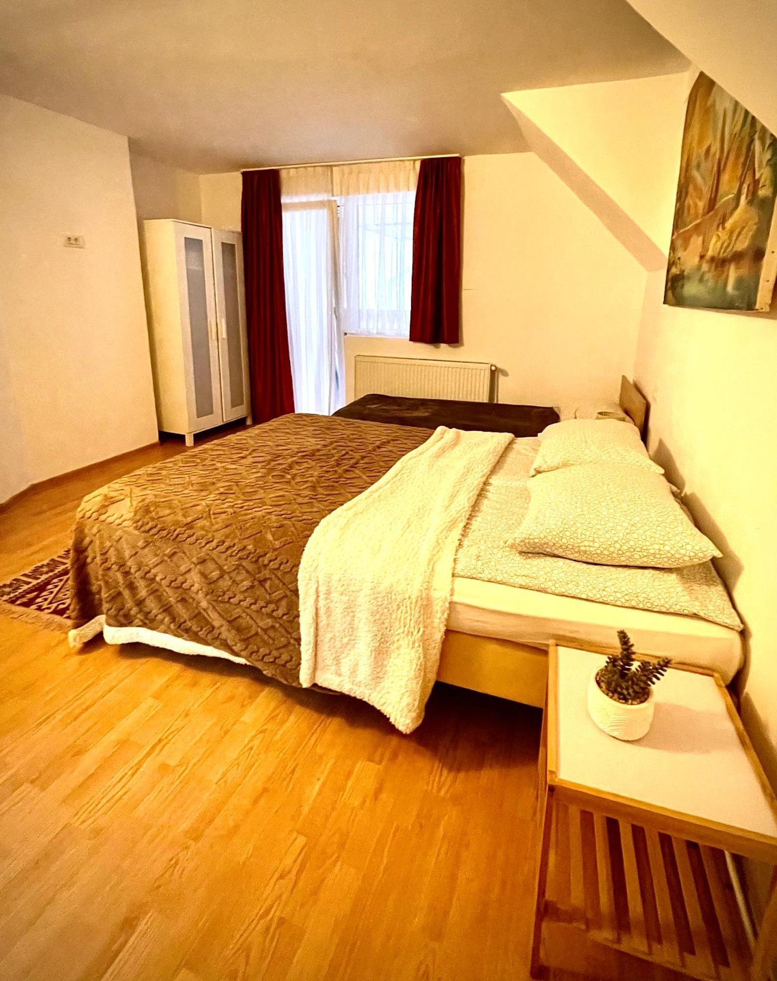 Hotel La Mama Pietroasa  Zewnętrze zdjęcie