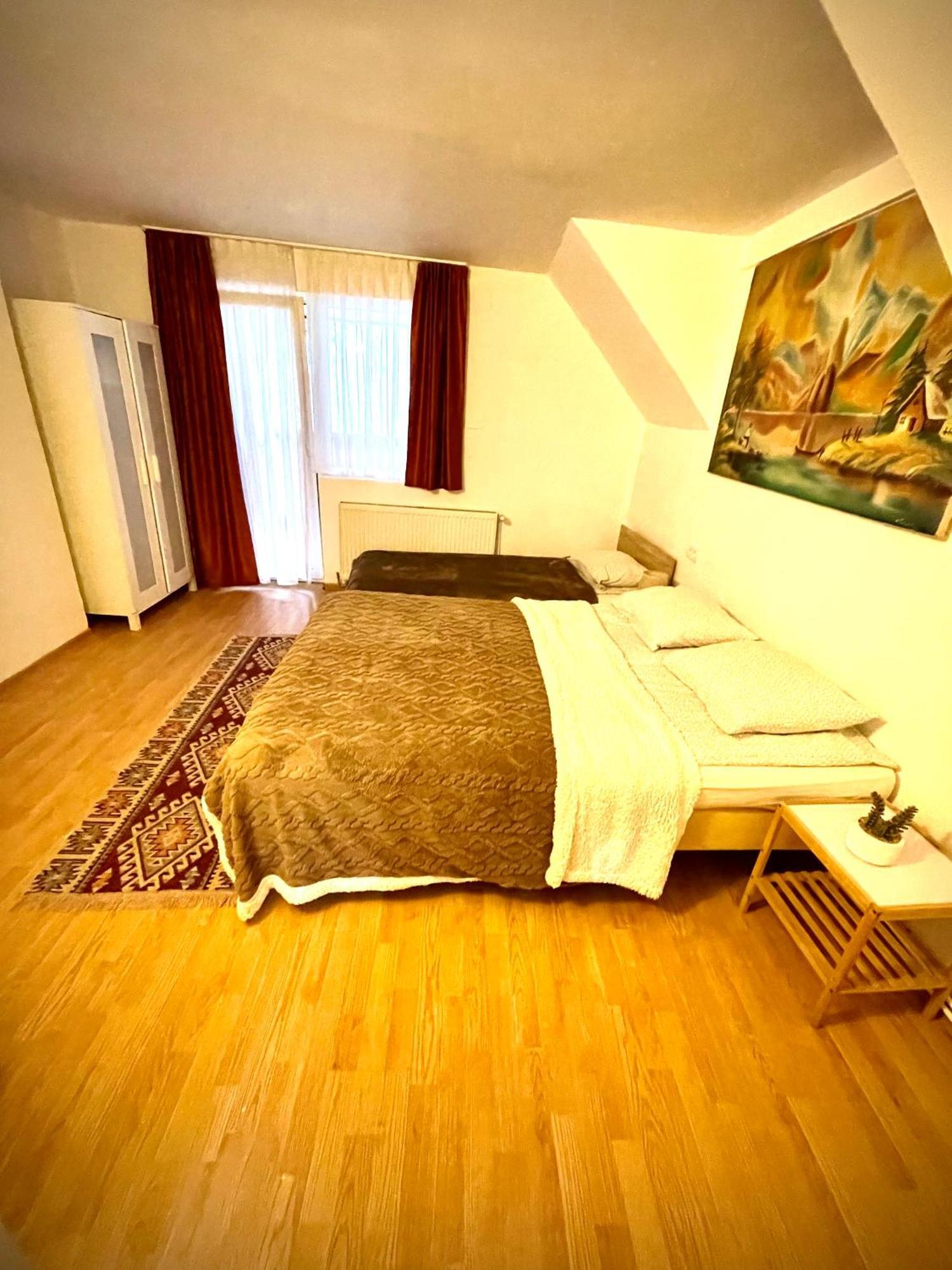 Hotel La Mama Pietroasa  Zewnętrze zdjęcie
