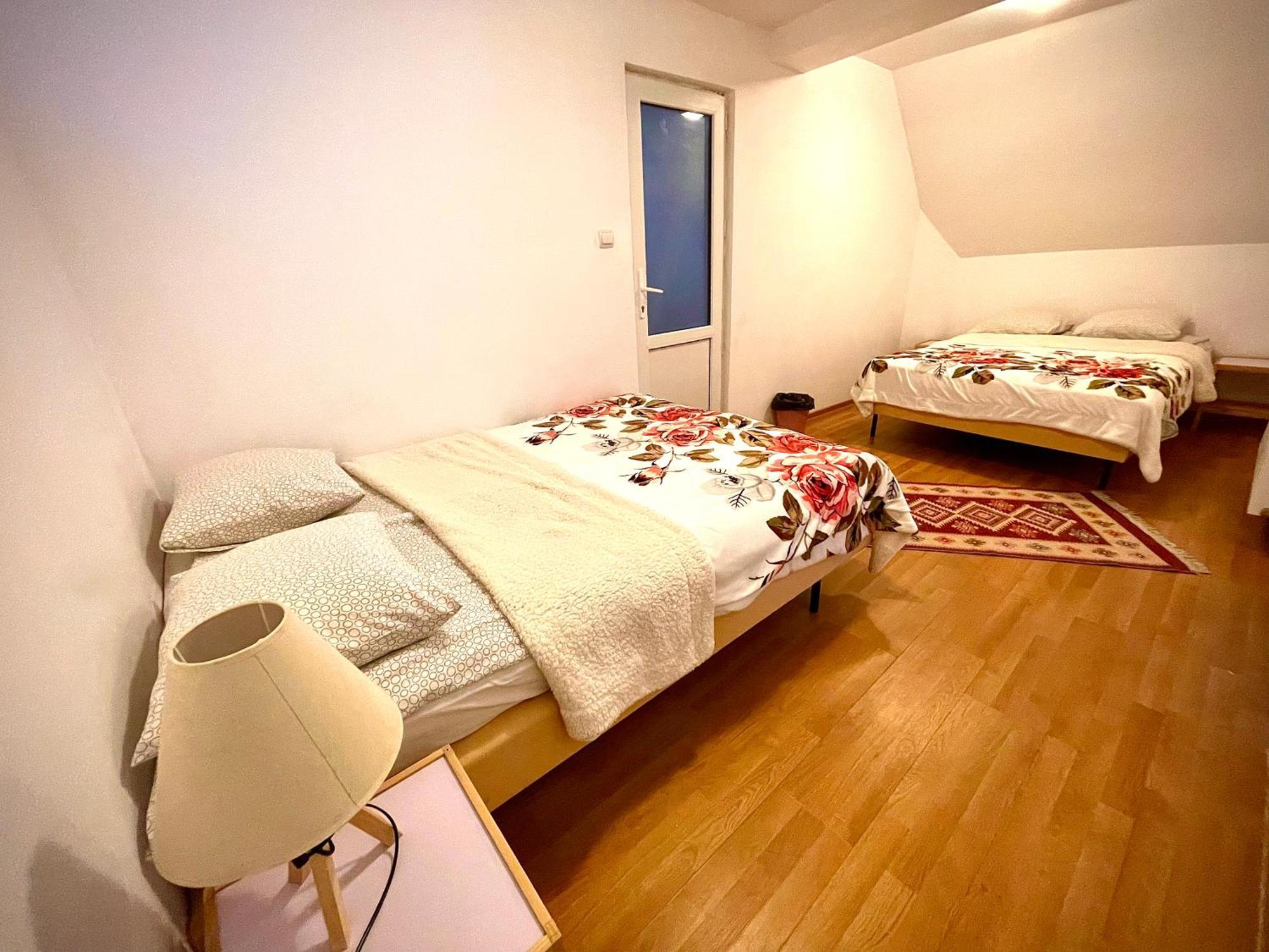 Hotel La Mama Pietroasa  Zewnętrze zdjęcie
