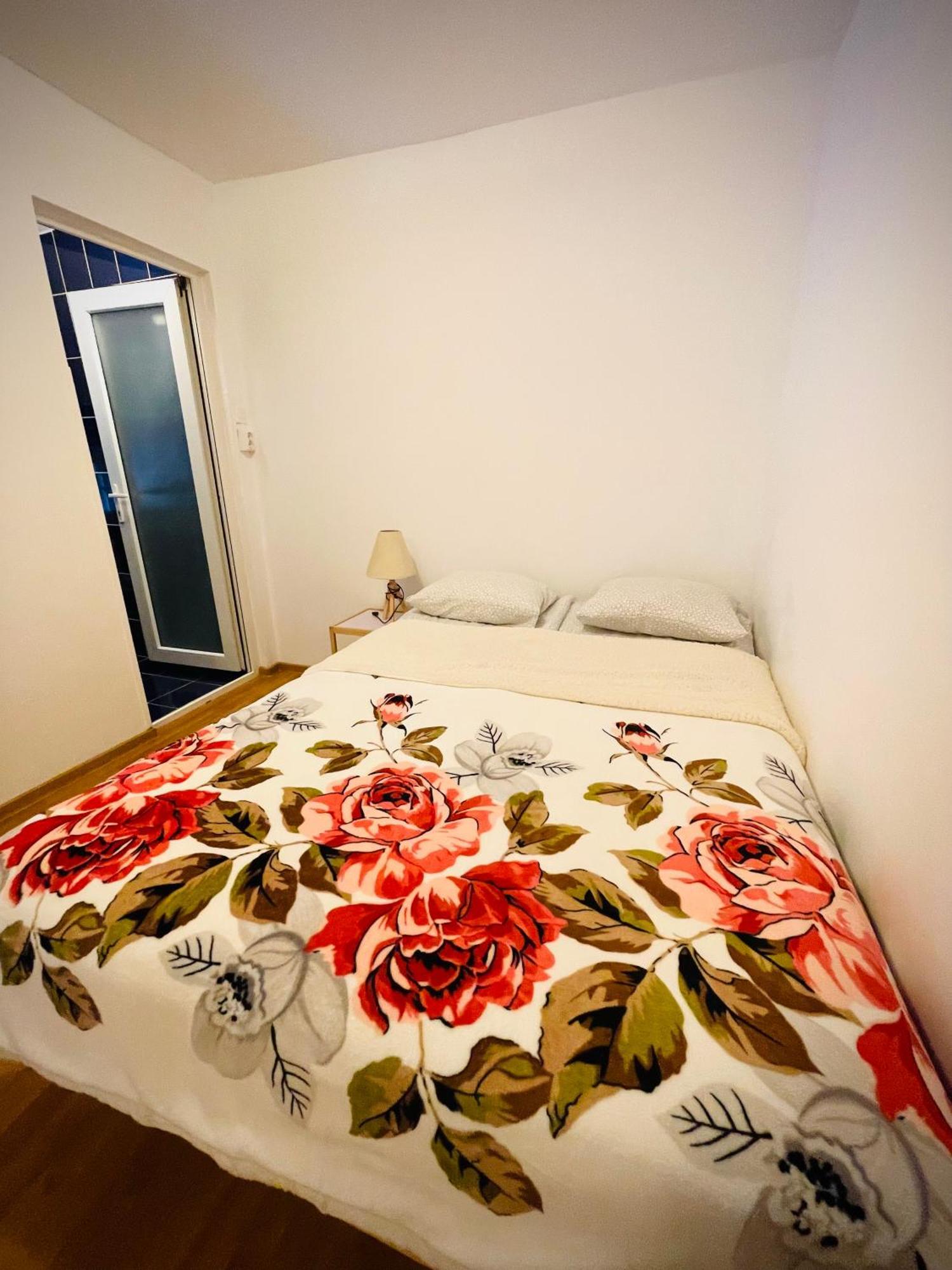 Hotel La Mama Pietroasa  Zewnętrze zdjęcie