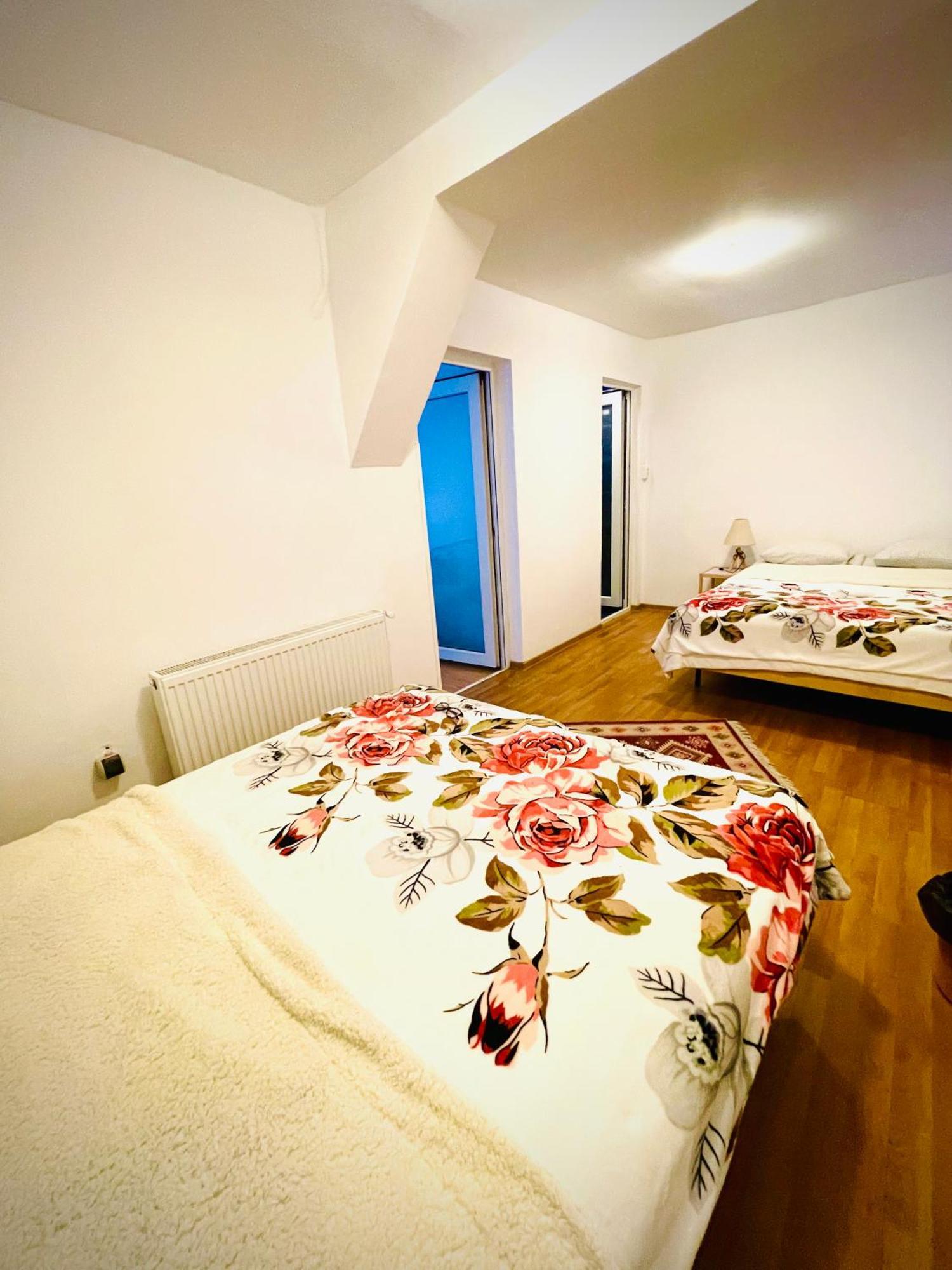 Hotel La Mama Pietroasa  Zewnętrze zdjęcie