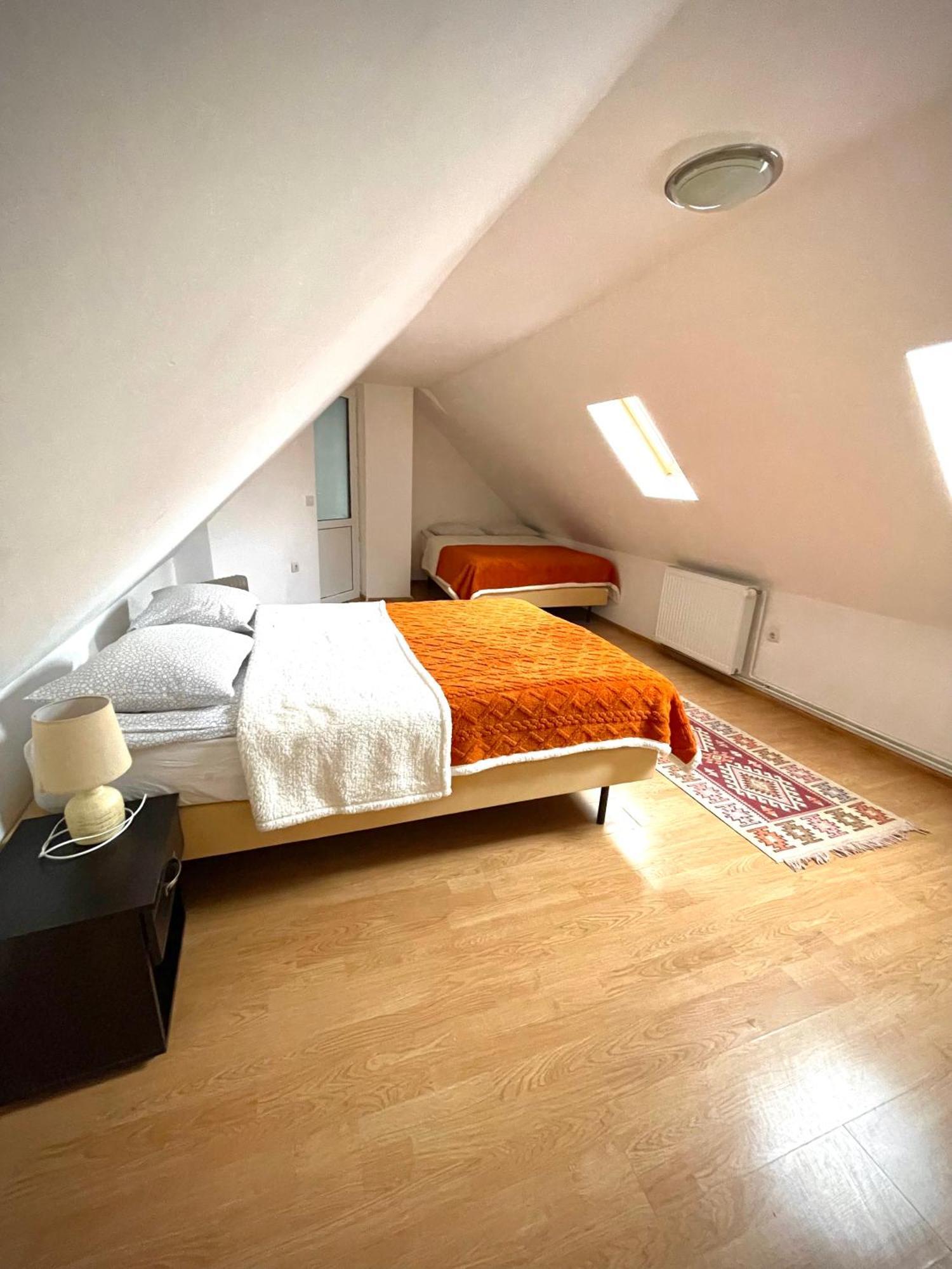 Hotel La Mama Pietroasa  Zewnętrze zdjęcie