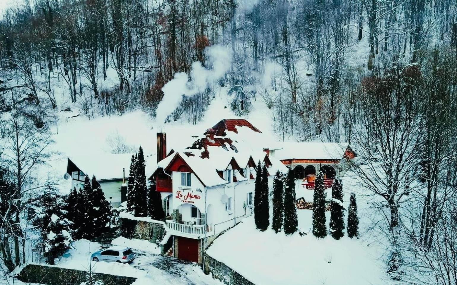 Hotel La Mama Pietroasa  Zewnętrze zdjęcie